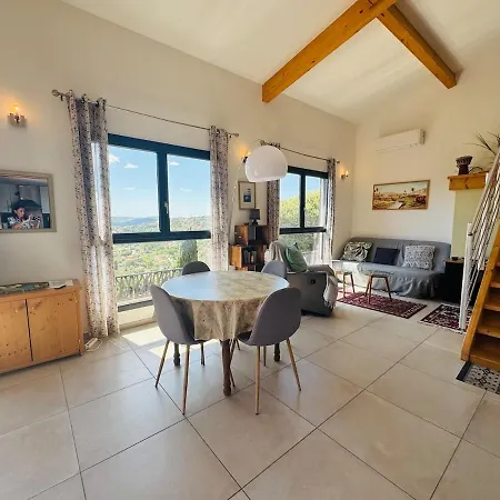 Maison Dans Domaine Avec Piscine Collective Holiday home