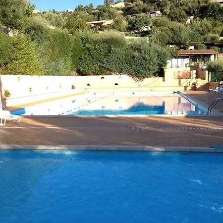 Maison Dans Domaine Avec Piscine Collective Bormes-les-Mimosas