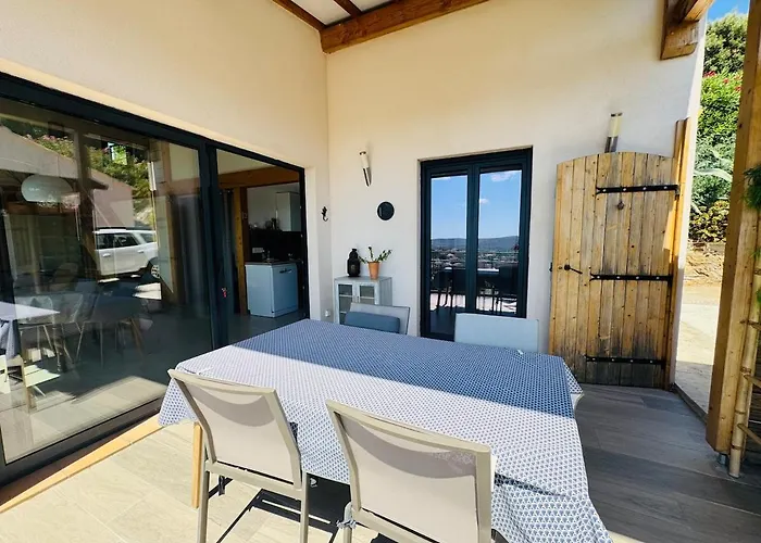 Maison Dans Domaine Avec Piscine Collective