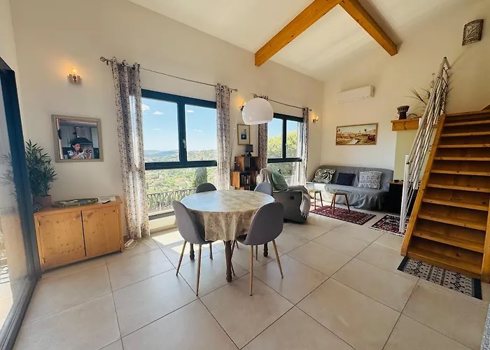 Maison Dans Domaine Avec Piscine Collective Vakantiehuis