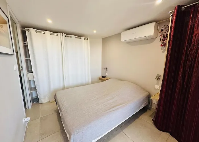 Maison Dans Domaine Avec Piscine Collective