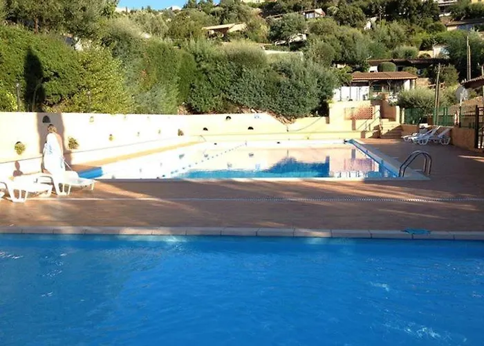 Maison Dans Domaine Avec Piscine Collective Bormes-les-Mimosas